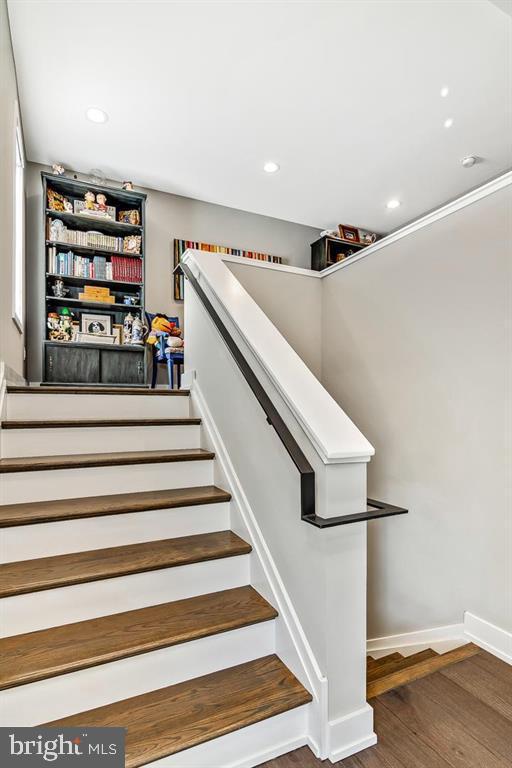 305 GREEN STREET