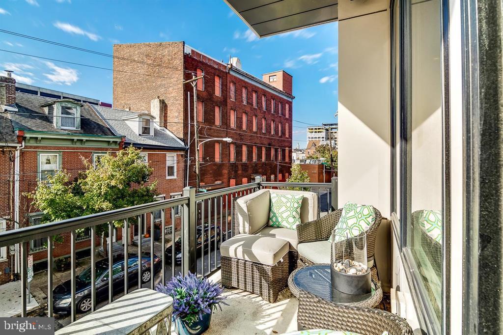305 GREEN STREET