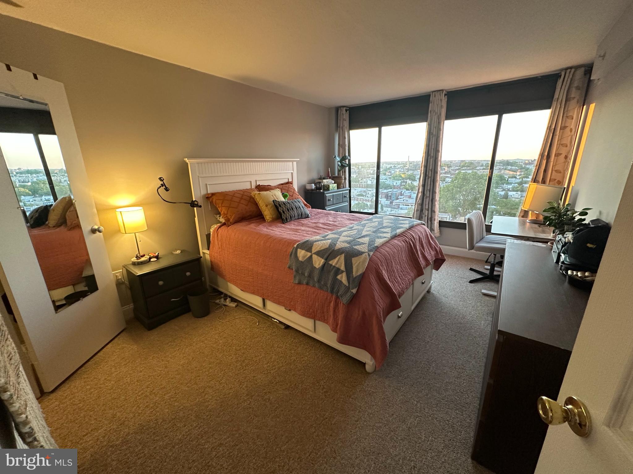 2001 HAMILTON STREET 00 1525