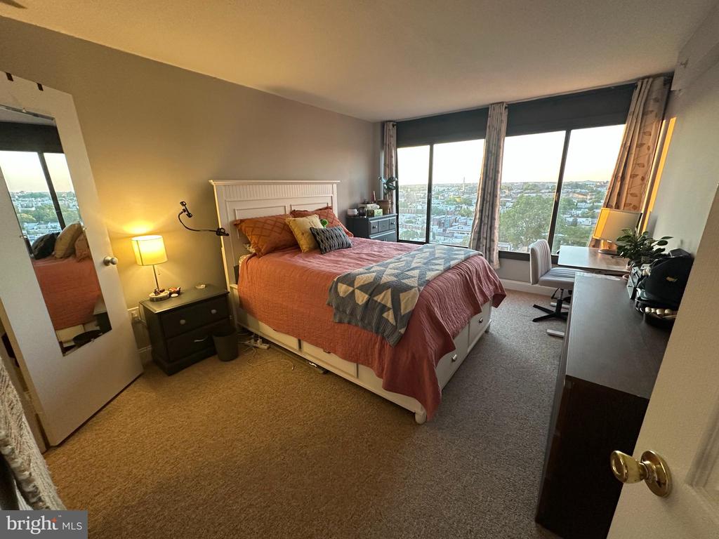 2001 HAMILTON STREET 00 1525