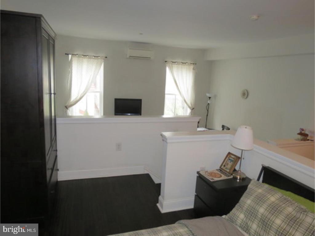 1832 GREEN STREET 2F