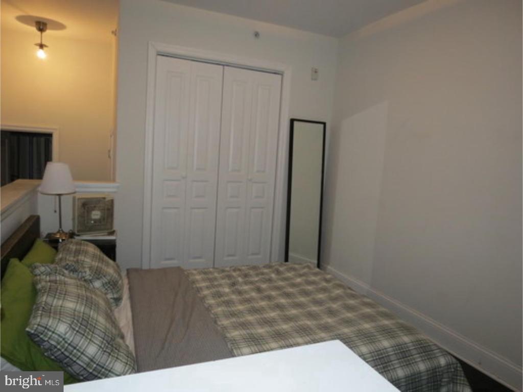 1832 GREEN STREET 2F