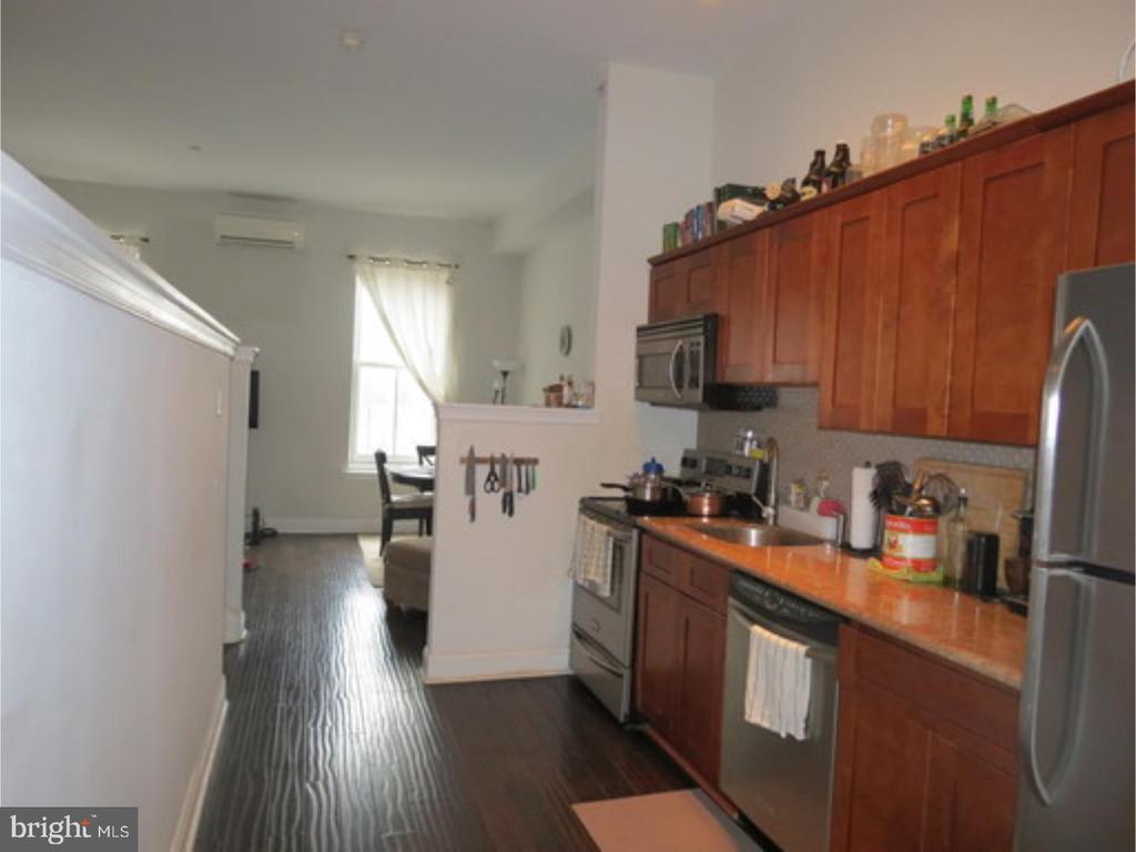 1832 GREEN STREET 2F