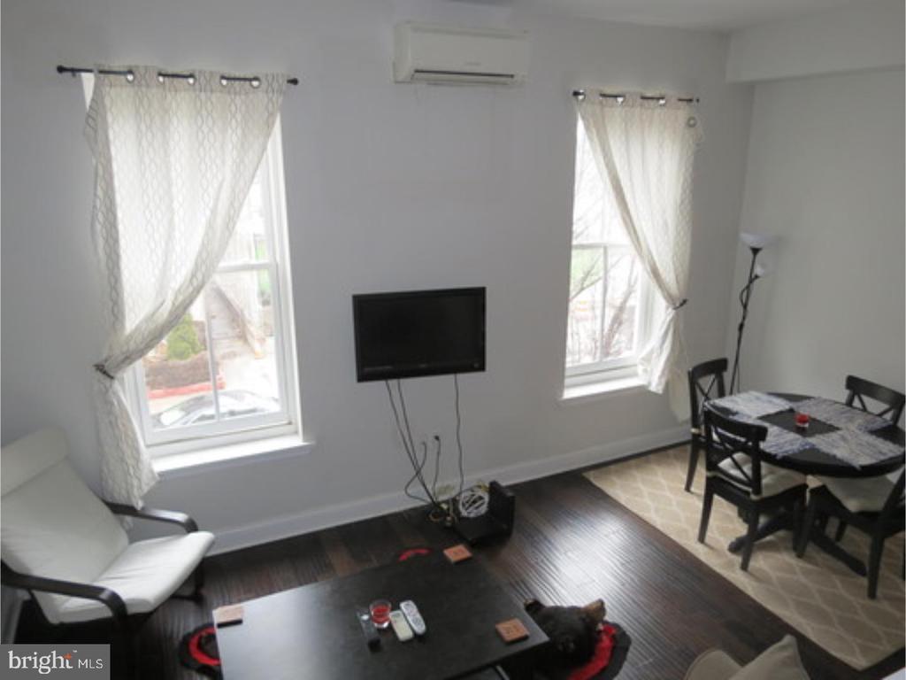 1832 GREEN STREET 2F