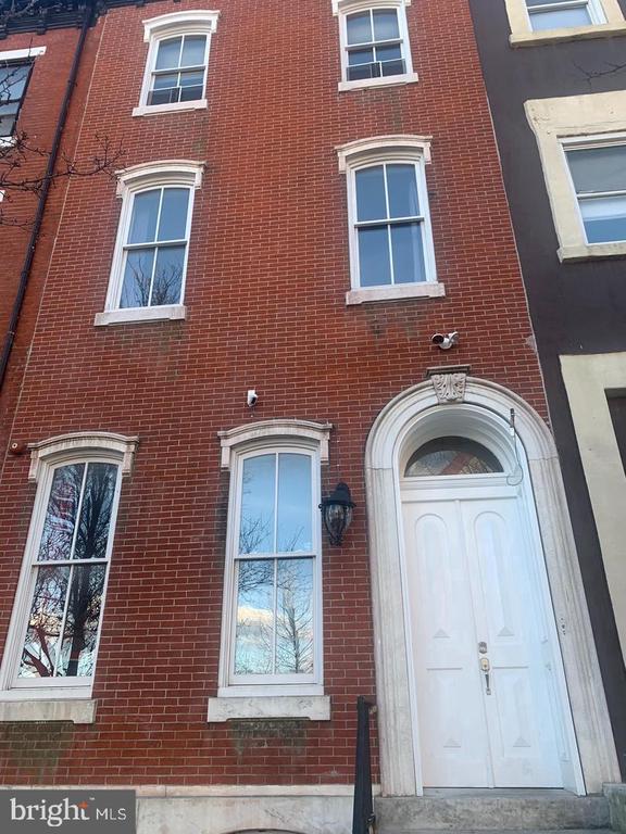 1832 GREEN STREET 2F