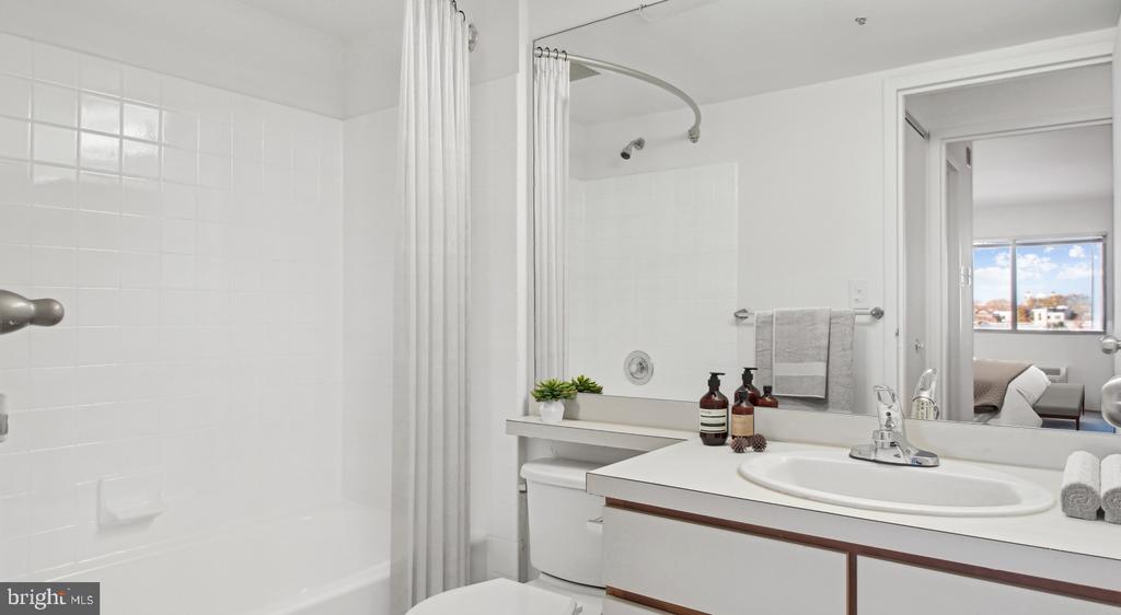 450 N 18TH STREET Unit: 0814