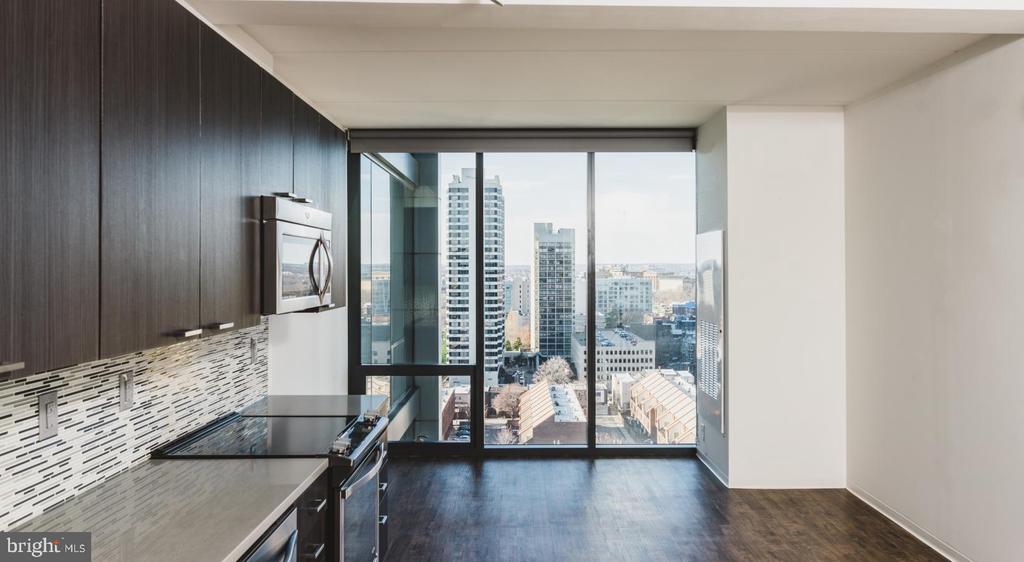 450 N 18TH STREET Unit: 0814