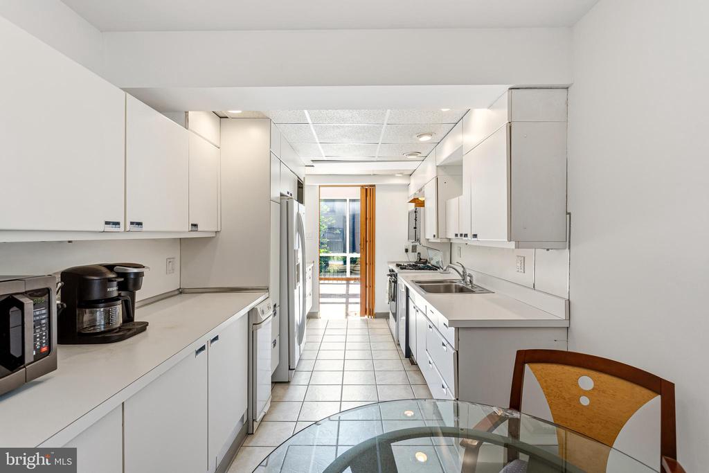 341 S 5TH STREET