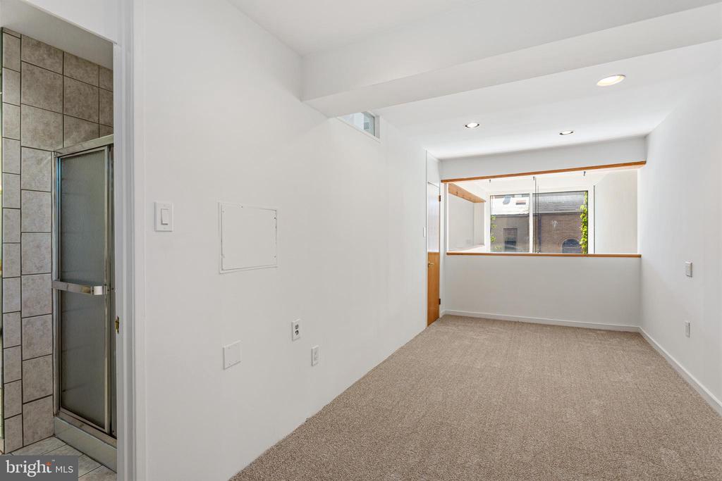 341 S 5TH STREET