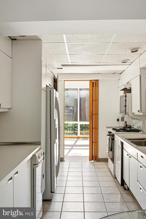 341 S 5TH STREET
