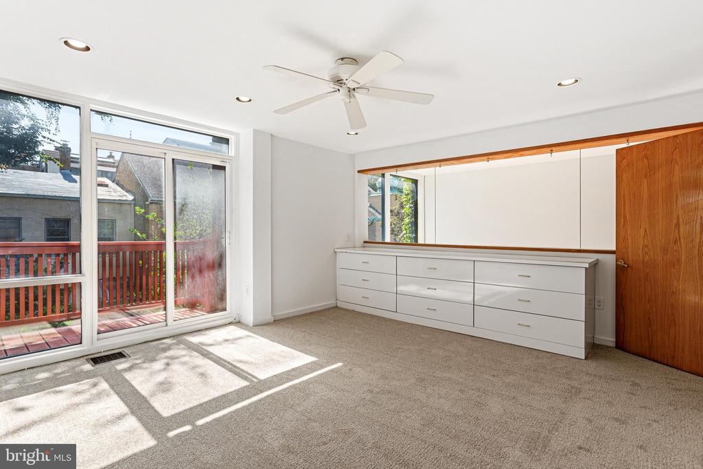 341 S 5TH STREET