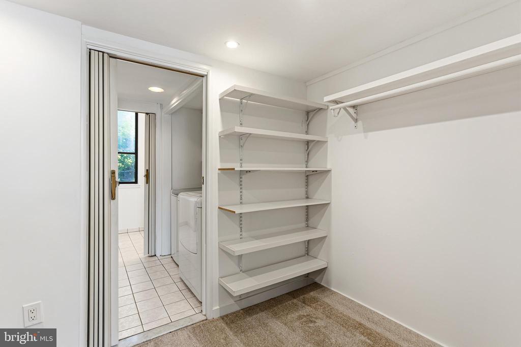 341 S 5TH STREET