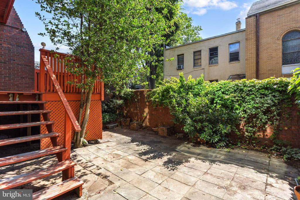 341 S 5TH STREET
