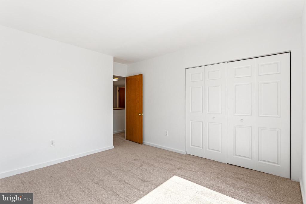 341 S 5TH STREET