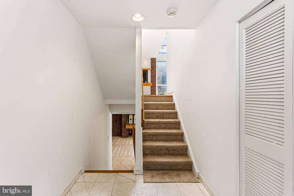 341 S 5TH STREET