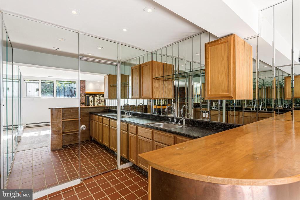 341 S 5TH STREET