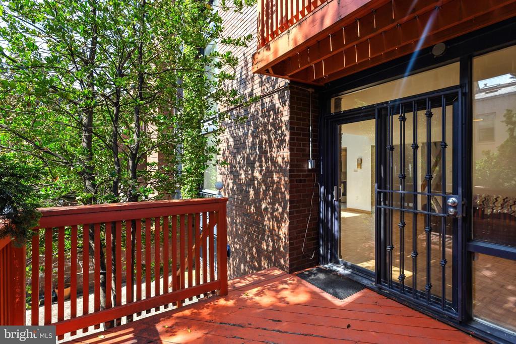 341 S 5TH STREET
