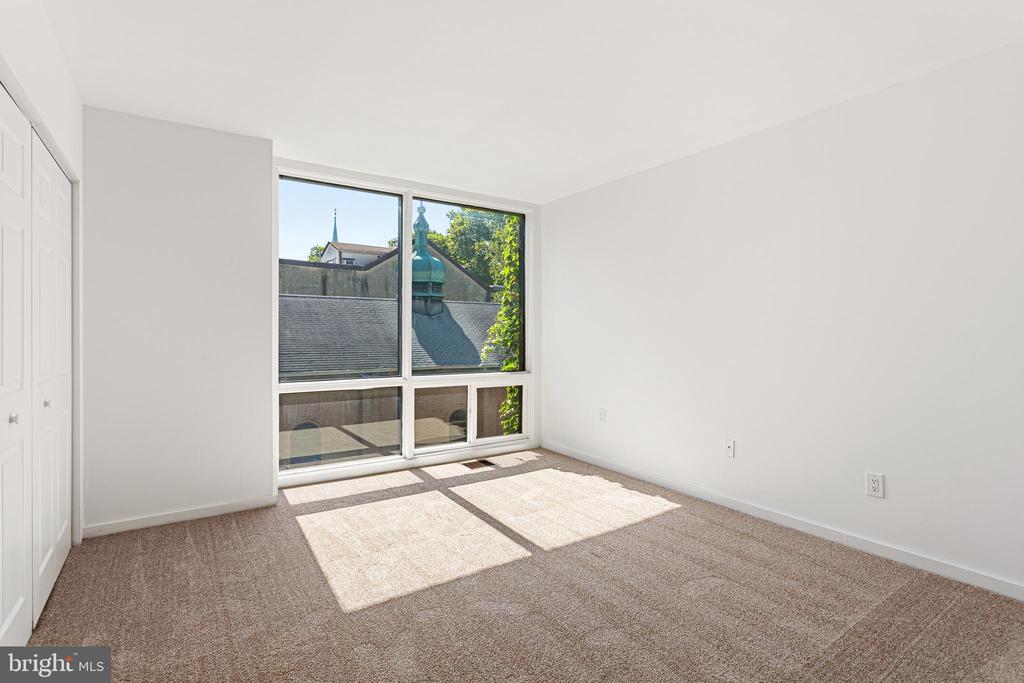 341 S 5TH STREET