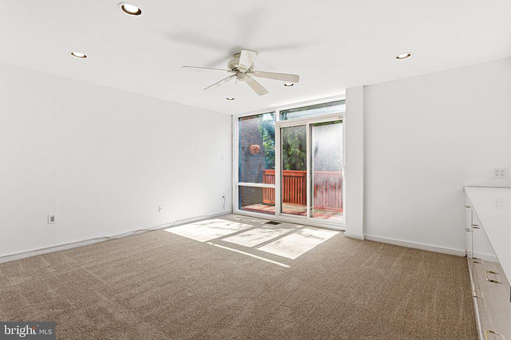 341 S 5TH STREET