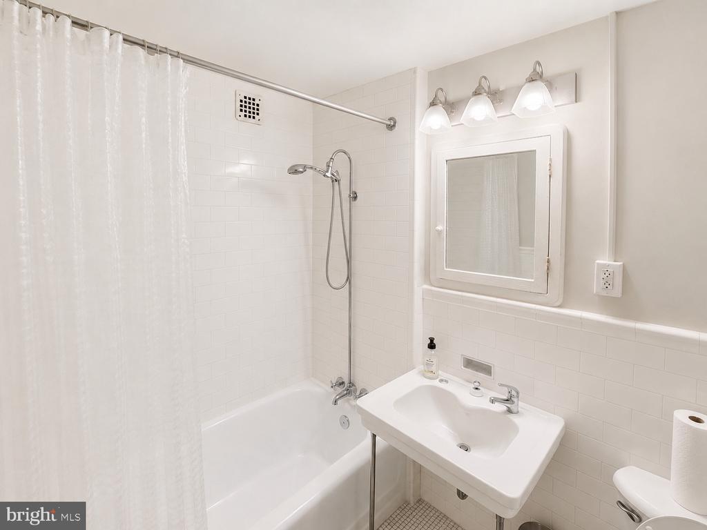 1324 LOCUST STREET Unit: 632