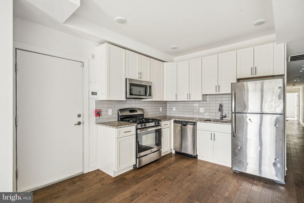 1843 N 6TH STREET Unit: 10