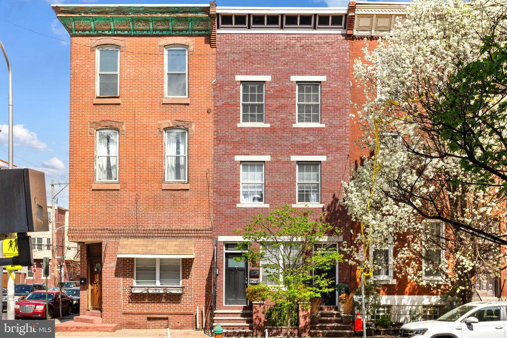 1641 CHRISTIAN STREET Unit: 3