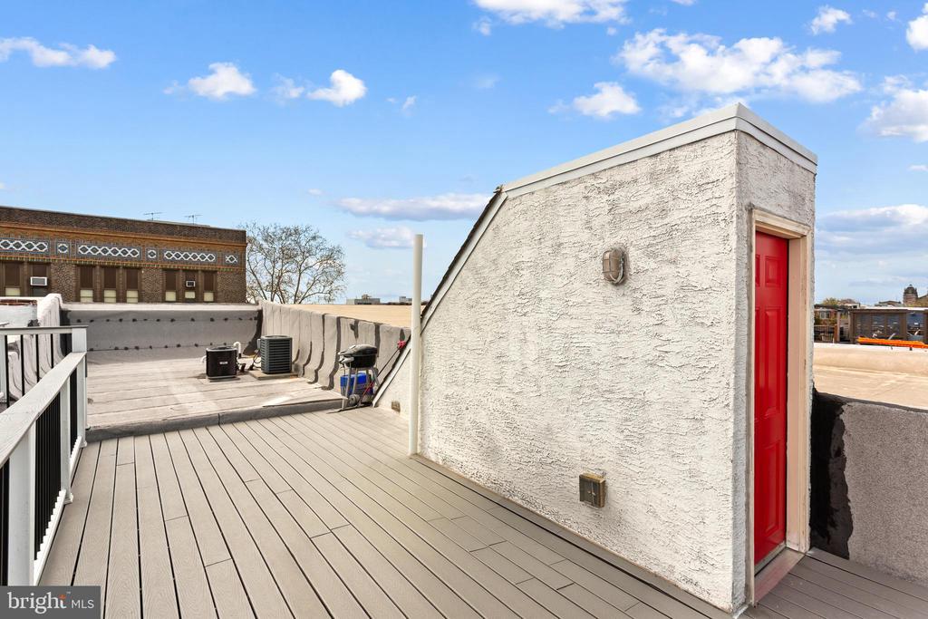 1641 CHRISTIAN STREET Unit: 3