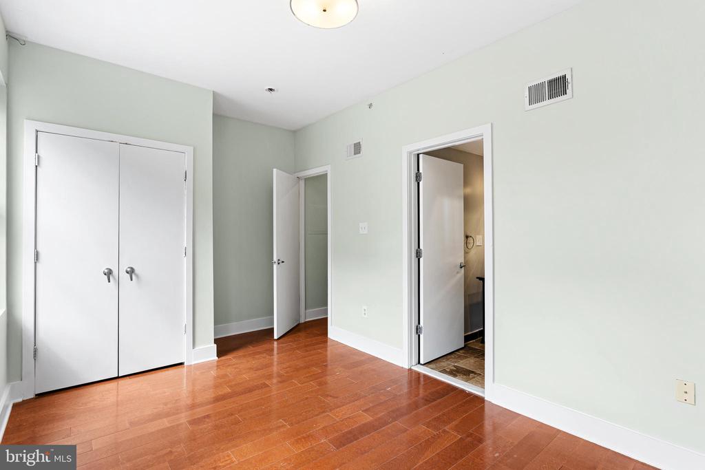 1641 CHRISTIAN STREET Unit: 3
