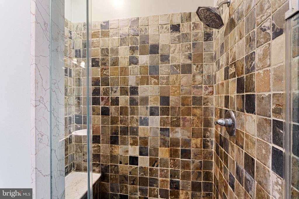 1641 CHRISTIAN STREET Unit: 3