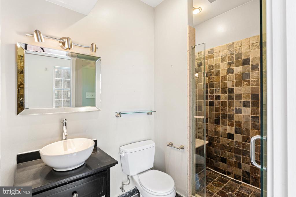 1641 CHRISTIAN STREET Unit: 3