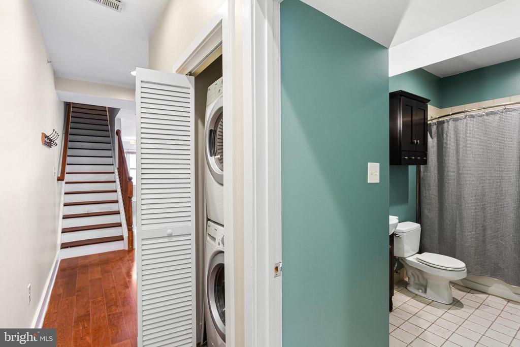 1641 CHRISTIAN STREET Unit: 3