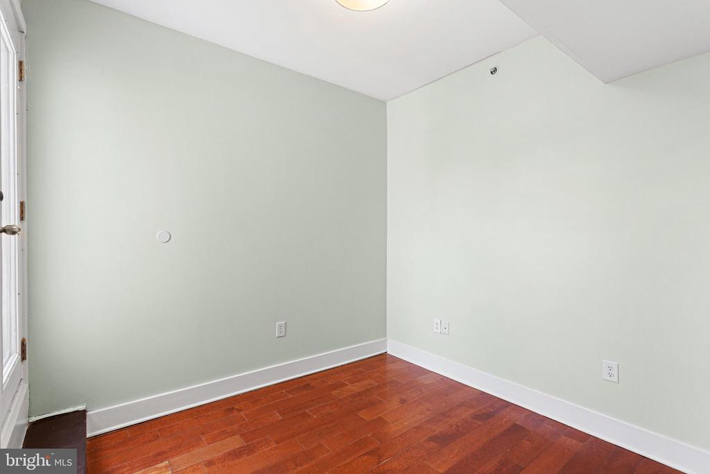 1641 CHRISTIAN STREET Unit: 3