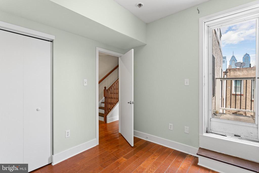 1641 CHRISTIAN STREET Unit: 3