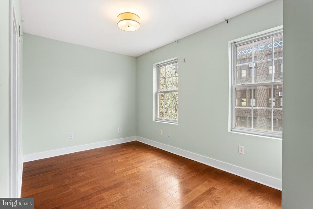 1641 CHRISTIAN STREET Unit: 3
