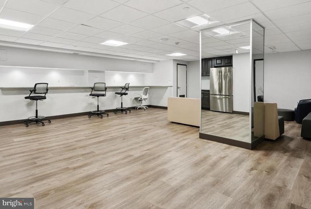 2101 CHESTNUT STREET Unit: 517