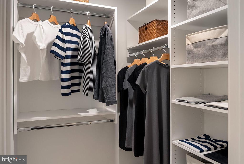 210 S 12TH STREET Unit: 9P