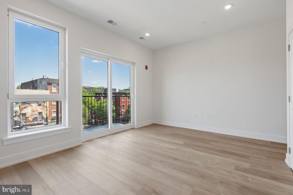 130 W GIRARD AVENUE Unit: 614