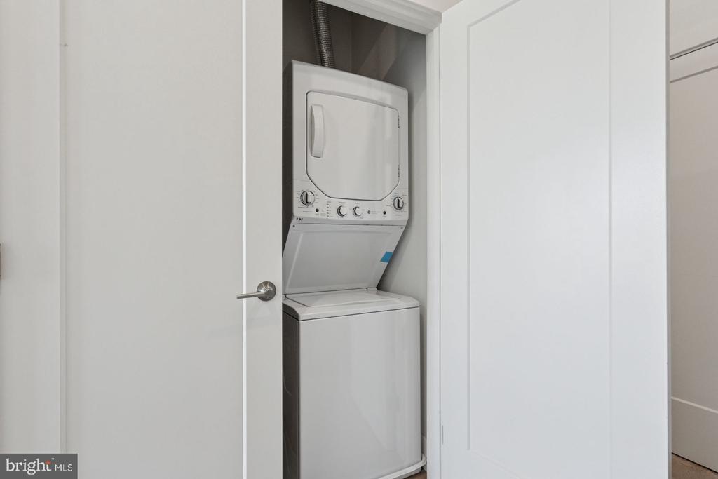 130 W GIRARD AVENUE Unit: 614
