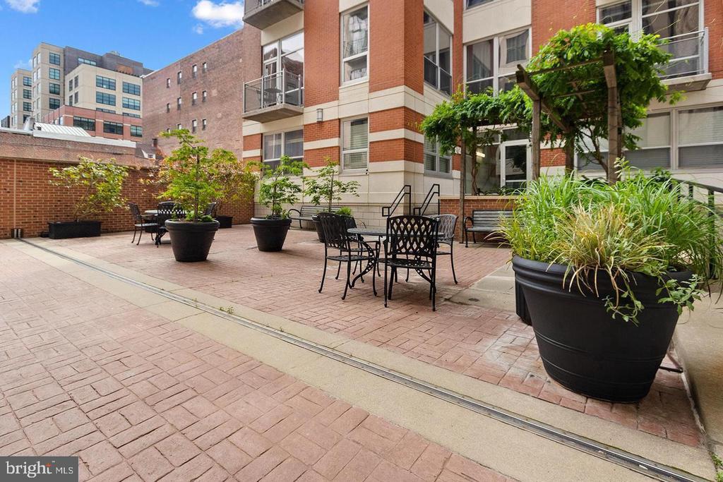 113 N BREAD STREET Unit: 3H6