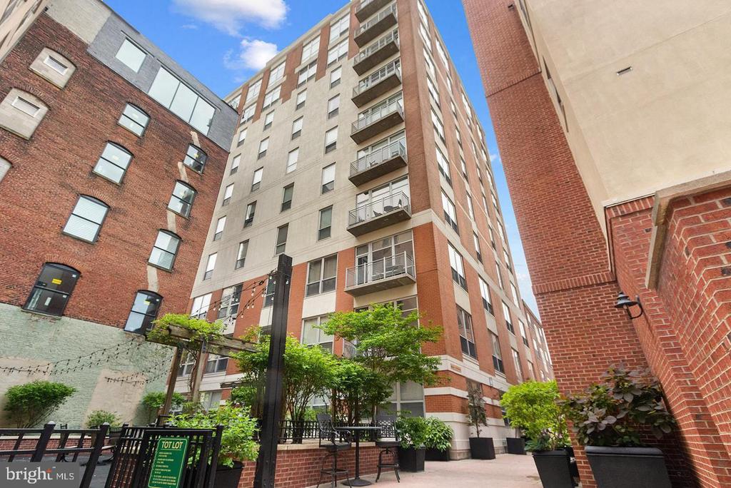 113 N BREAD STREET Unit: 3H6