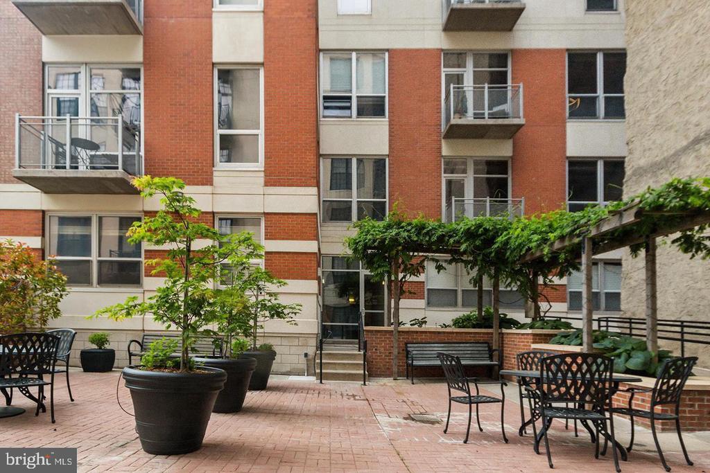 113 N BREAD STREET Unit: 3H6