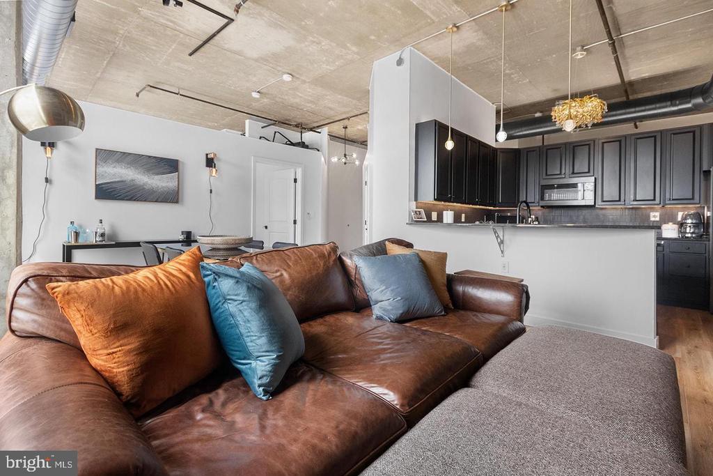 113 N BREAD STREET Unit: 3H6