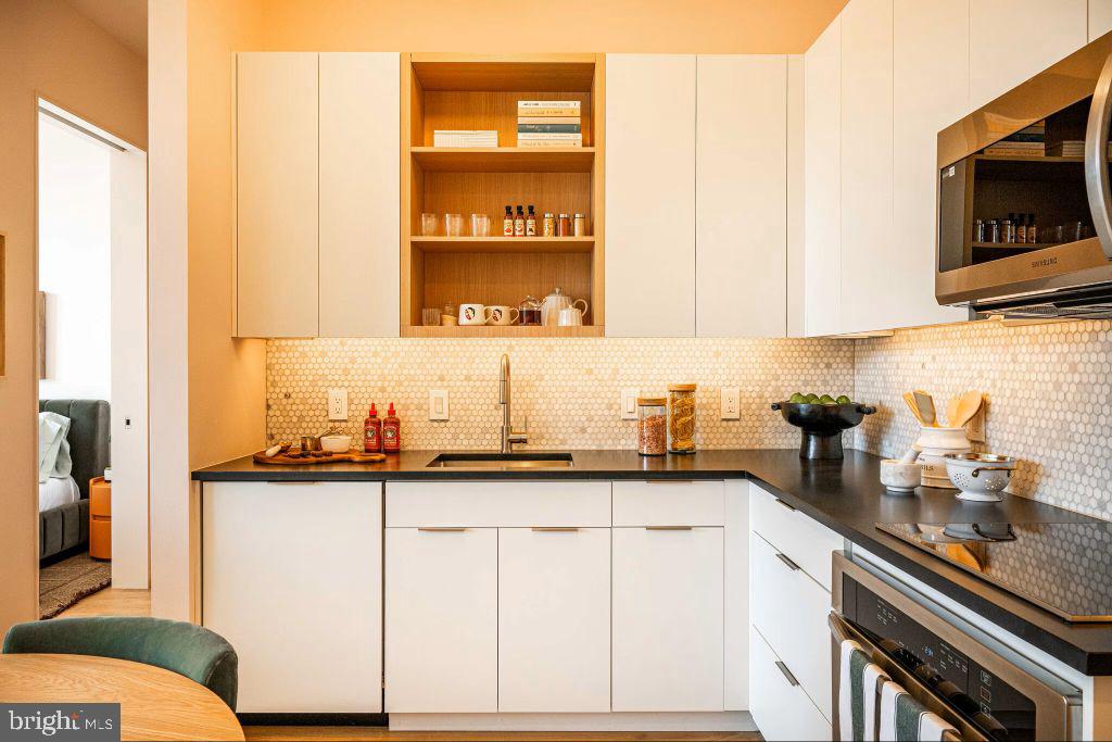 1700 N FRONT STREET Unit: 307