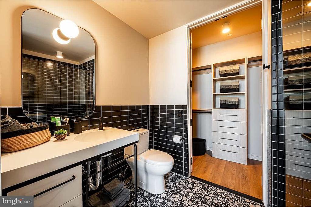 1700 N FRONT STREET Unit: 307