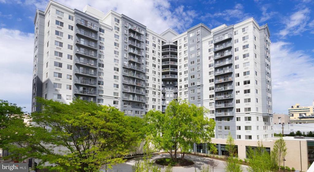450 N 18TH STREET Unit: 0831