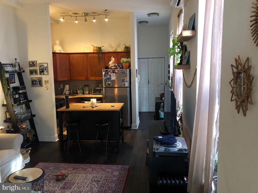 1832 GREEN STREET Unit: 2R