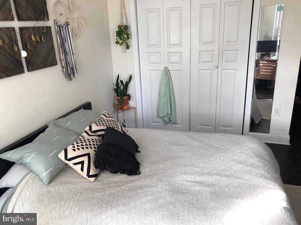1832 GREEN STREET Unit: 2R