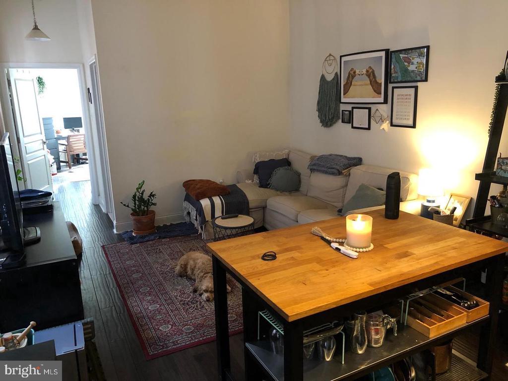 1832 GREEN STREET Unit: 2R