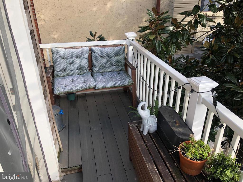 1832 GREEN STREET Unit: 2R