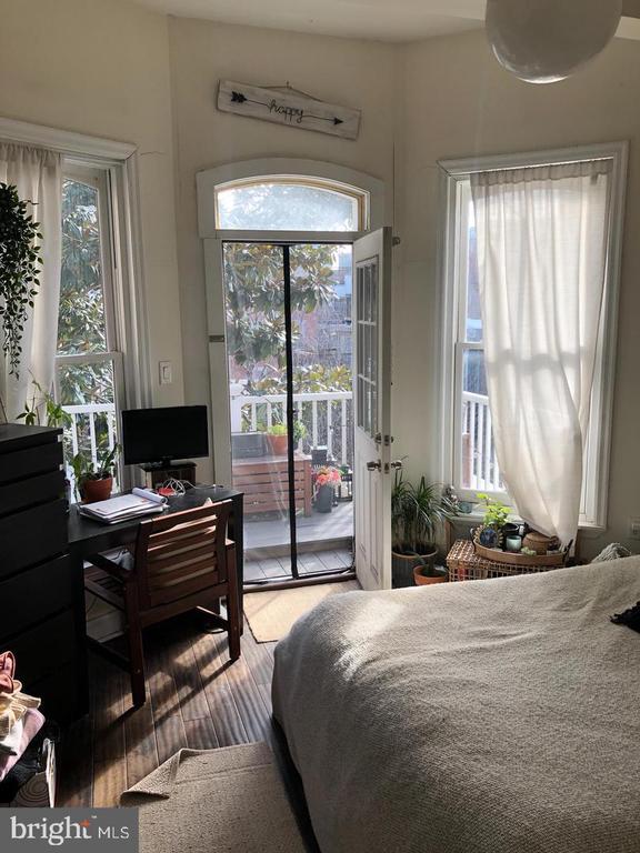 1832 GREEN STREET Unit: 2R